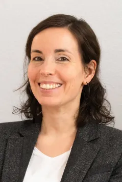 Julia Asbrand